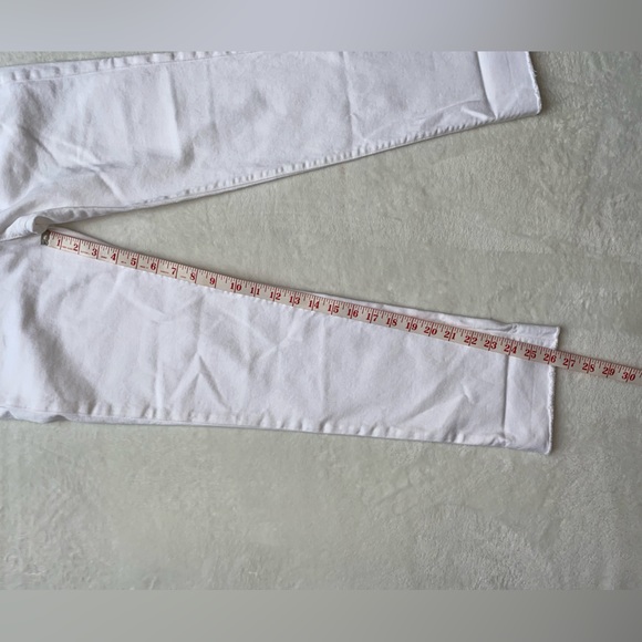 GAP Denim Girlfriend Mid Rise Jeans (NWOT) - Picture 11 of 12